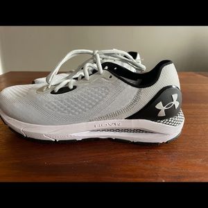 Brand New UnderArmour Hovr Sonic Sneakers